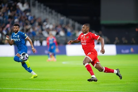 حافظ على الصدارة.. الهلال يقسو على الوحدة في الدوري السعودي